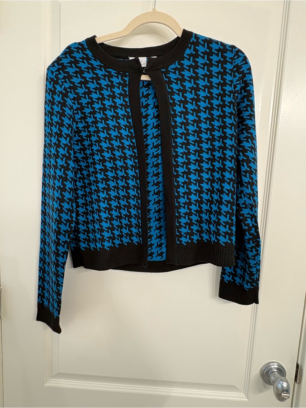 Stunning Kim Rogers Blue and Black Houndstooth Knit Jacket